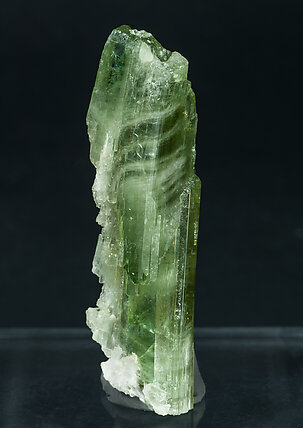 Zoisite. Front
