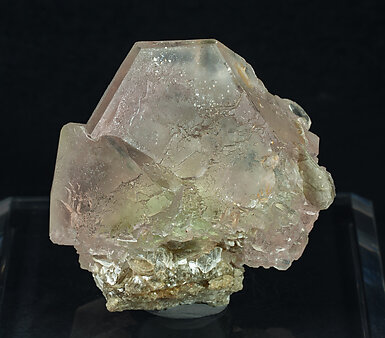 Fluorite (octahedral) with Muscovite.