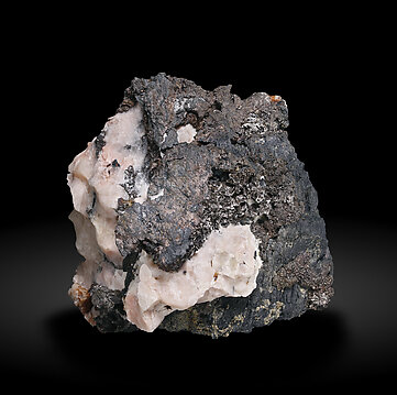Maucherite with Calcite. Side / Photo: Joaquim Calln