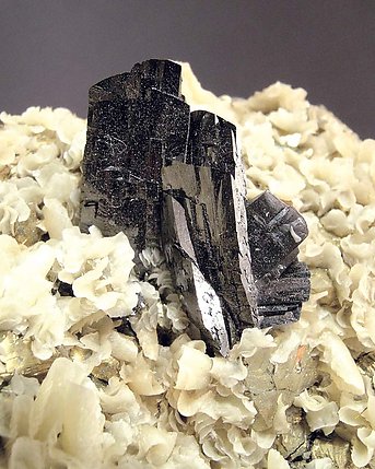 Ferberite with Calcite. 