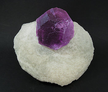 Fluorite on Quartz (Opal). 