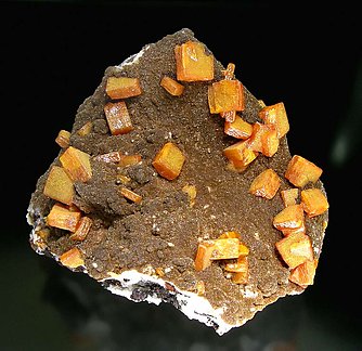 Wulfenite with Vanadinite (variety endlichite). Front