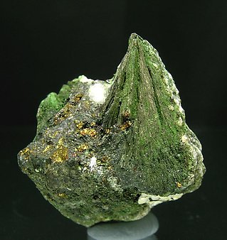 Millerite, Jamborite, Chalcopyrite and Calcite. Front
