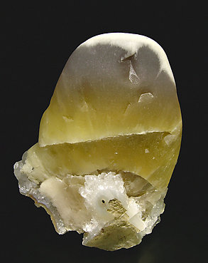 Fluorite with Quartz, Calcite and Opal. 