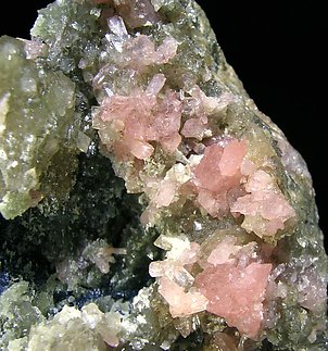 Correianevesite with Hureaulite, Strengite and Triphylite. 