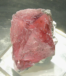 Octahedral Fluorite with Albite. Top