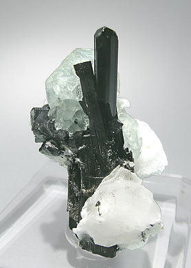 Fluorite with Schorl, Albite<br>and Fluorapatite. Side