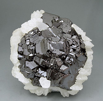 Sphalerite with Calcite. 