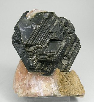 Phlogopite with Calcite. Front