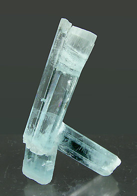 Doubly terminated Beryl (variety aquamarine) with Albite. Front