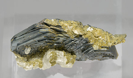 Hematite with Muscovite and Clinochlore. Top