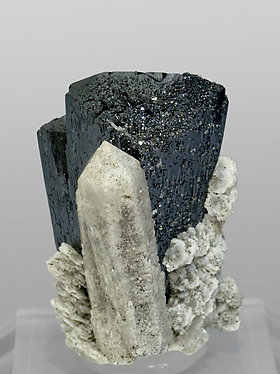 Ilvaite with Quartz and Calcite. Rear