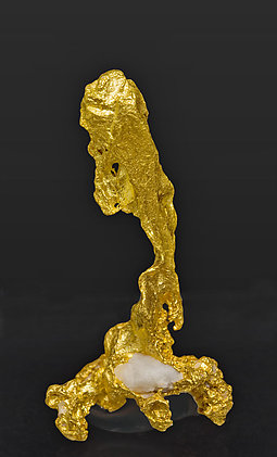 Oro nativo con Cuarzo. Vista frontal