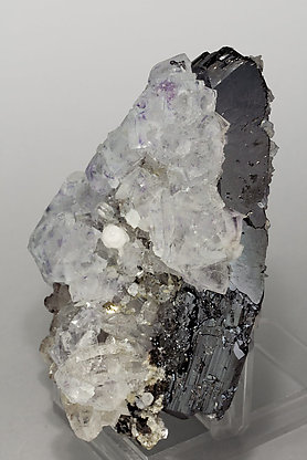 Fluorite with Ferberite, Calcite and Quartz. Side