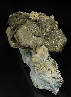 Pyrrhotite with Pyrite and Quartz. Side