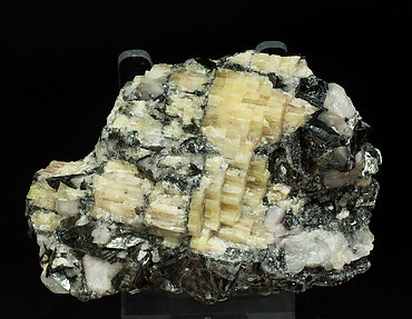 Topaz (variety pycnite) with Zinnwaldite and Quartz. Side
