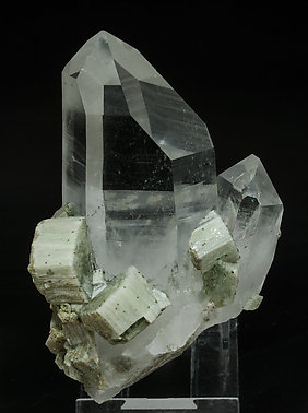 Quartz with Fluorapatite and Chlorite. Front