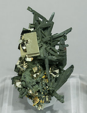 Quartz with Chlorite and Pyrite. Front