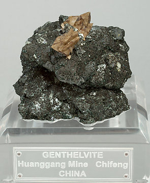 Genthelvite with Magnetite and Arsenopyrite. Front