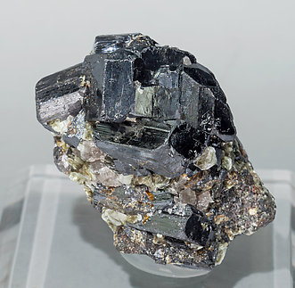 Ixiolite with Muscovite. Front