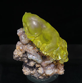 Opal (variety hyalite). LED light