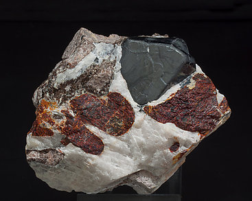 Franklinite with Zincite and Calcite. Side