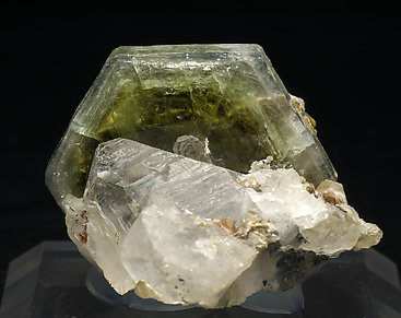 Fluorapatite with Quartz, Muscovite, Arsenopyrite and Calcite. 