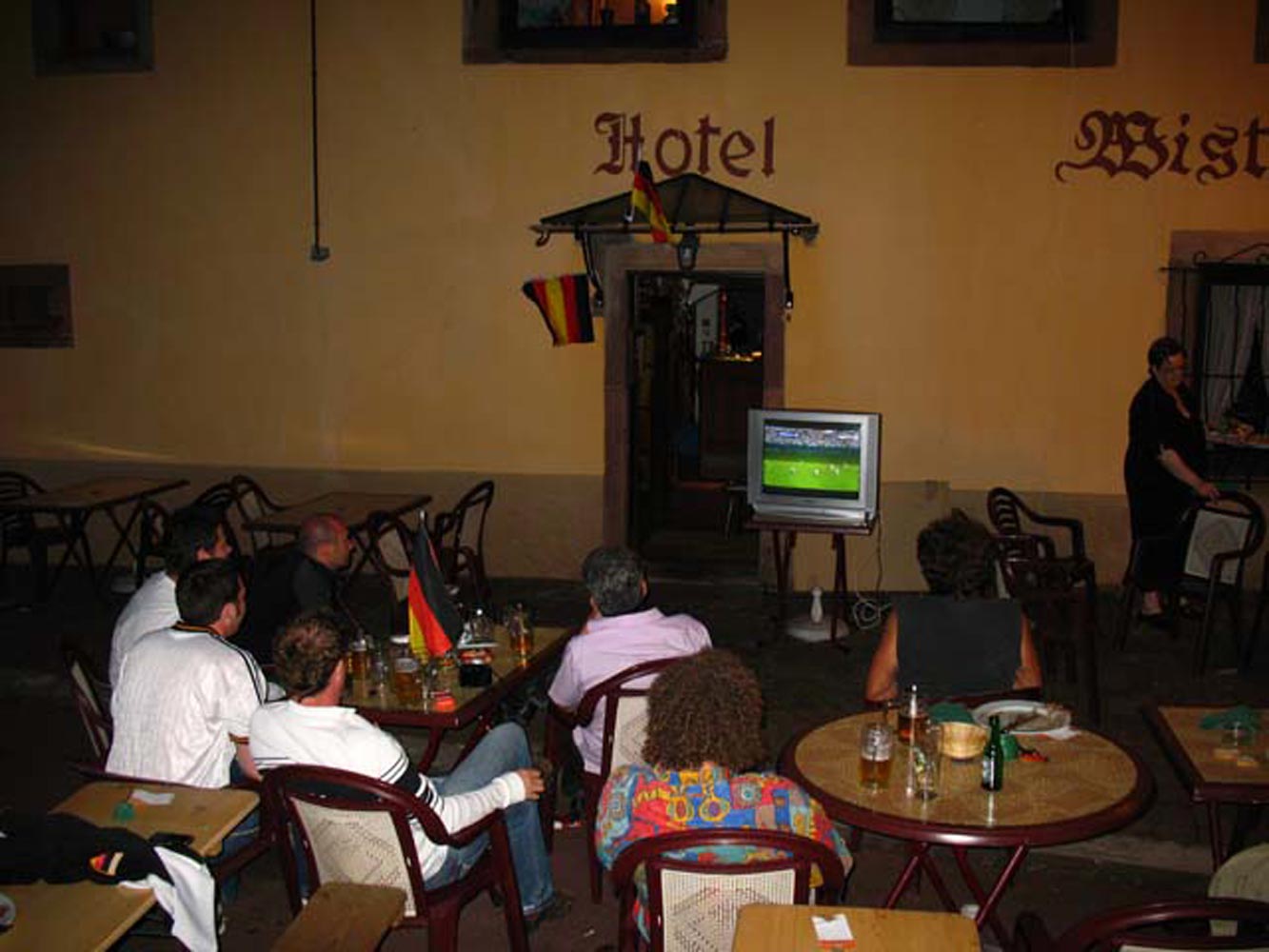 /include/Virtuals/AN2-SM2021/AN2images/POR/Looking-at-the-2008-Soccer-World-Cup-final.jpg