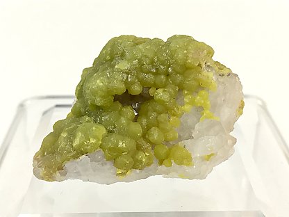 Pyromorphite with Baryte and Quartz. 