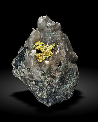 Gold on Quartz with Malachite and Covellite. Photo: Joaquim Calln