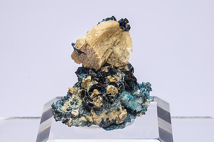 Whiteite-(CaMnMg) with Lazulite, Siderite and Quartz. 