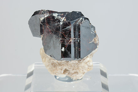 Rutile with Pyrophyllite.