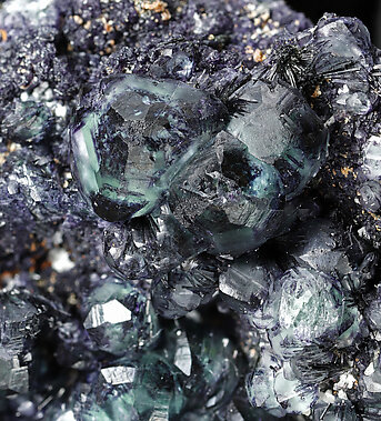 Fluorite with Tourmaline and Quartz. Detail / Photo: Joaquim Calln