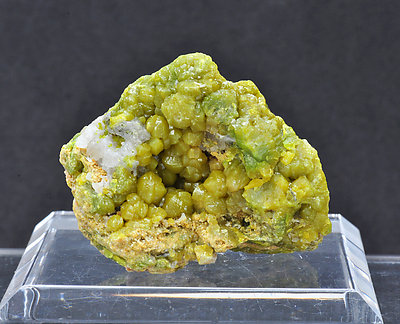 Pyromorphite with Mimetite and Quartz.