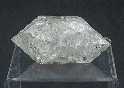 Quartz (doubly terminated) with hydrocarbon inclusions. Rear