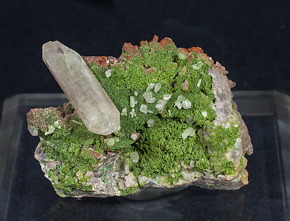 Cerussite doubly terminated with Duftite and Willemite.