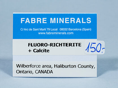 Fluoro-richterite with Calcite