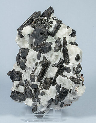 Fluoro-richterite with Calcite.