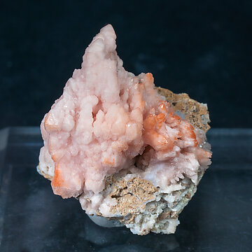 Quartz (variety rose quartz). 