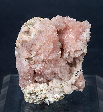 Quartz (variety rose quartz). 