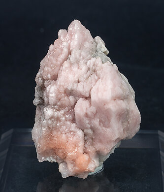 Quartz (variety rose quartz).