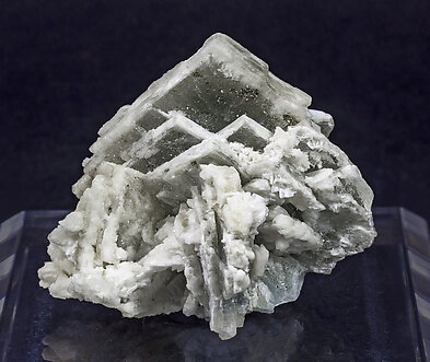 Baryte. Front