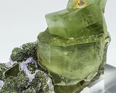 Fluorite with Fluorapatite, Arsenopyrite and Muscovite.