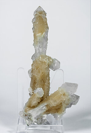 Quartz with inclusions, Calcite-Dolomite and Magnetite. 