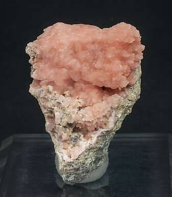 Quartz (variety rose quartz). 