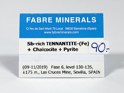 Tennantita-(Fe) (variedad tennantita antimonial) con Chalcocita y Pirita