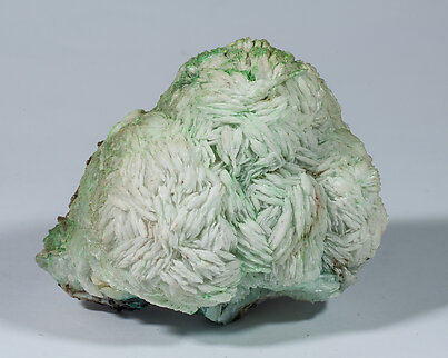 Conichalcite with Baryte. Front