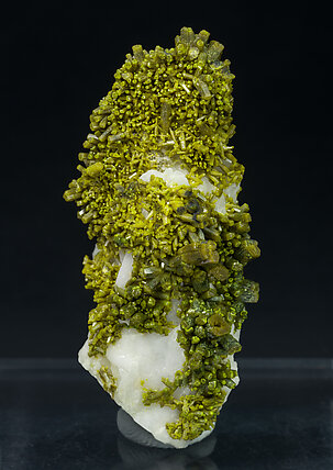 Pyromorphite on Baryte.