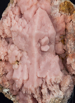 Quartz (variety rose quartz). 