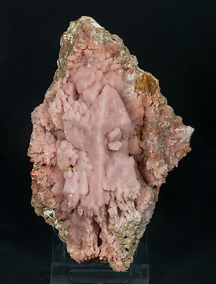 Quartz (variety rose quartz).